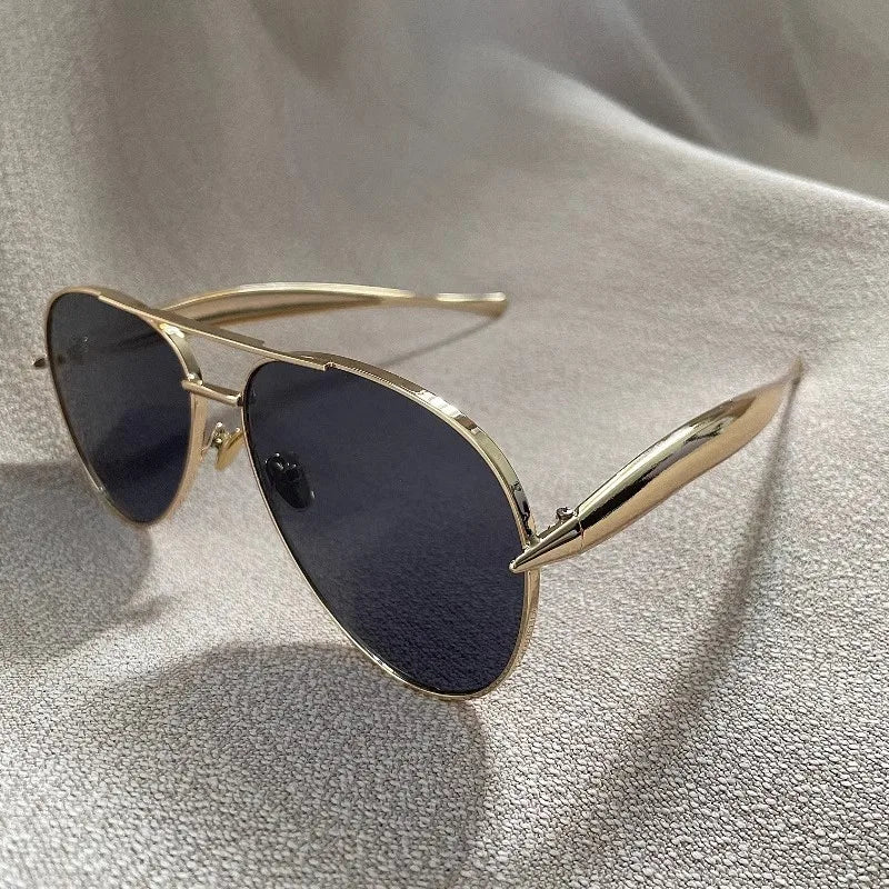 Vintage Metal Round Sunglasses Thick Frame Fashion Designer Style Eyeglasses Casual UV400 Protection Spectacles Women Glasses